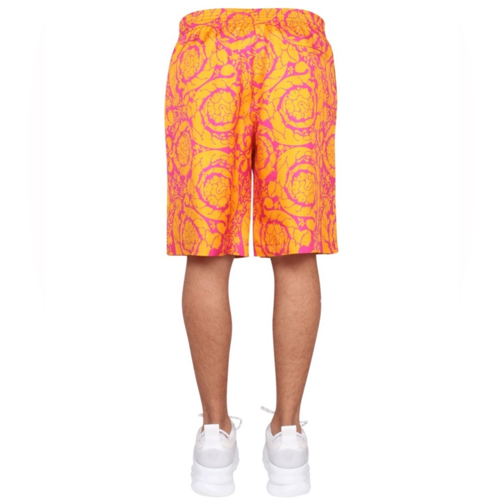 Versace - Picture 2 of 9